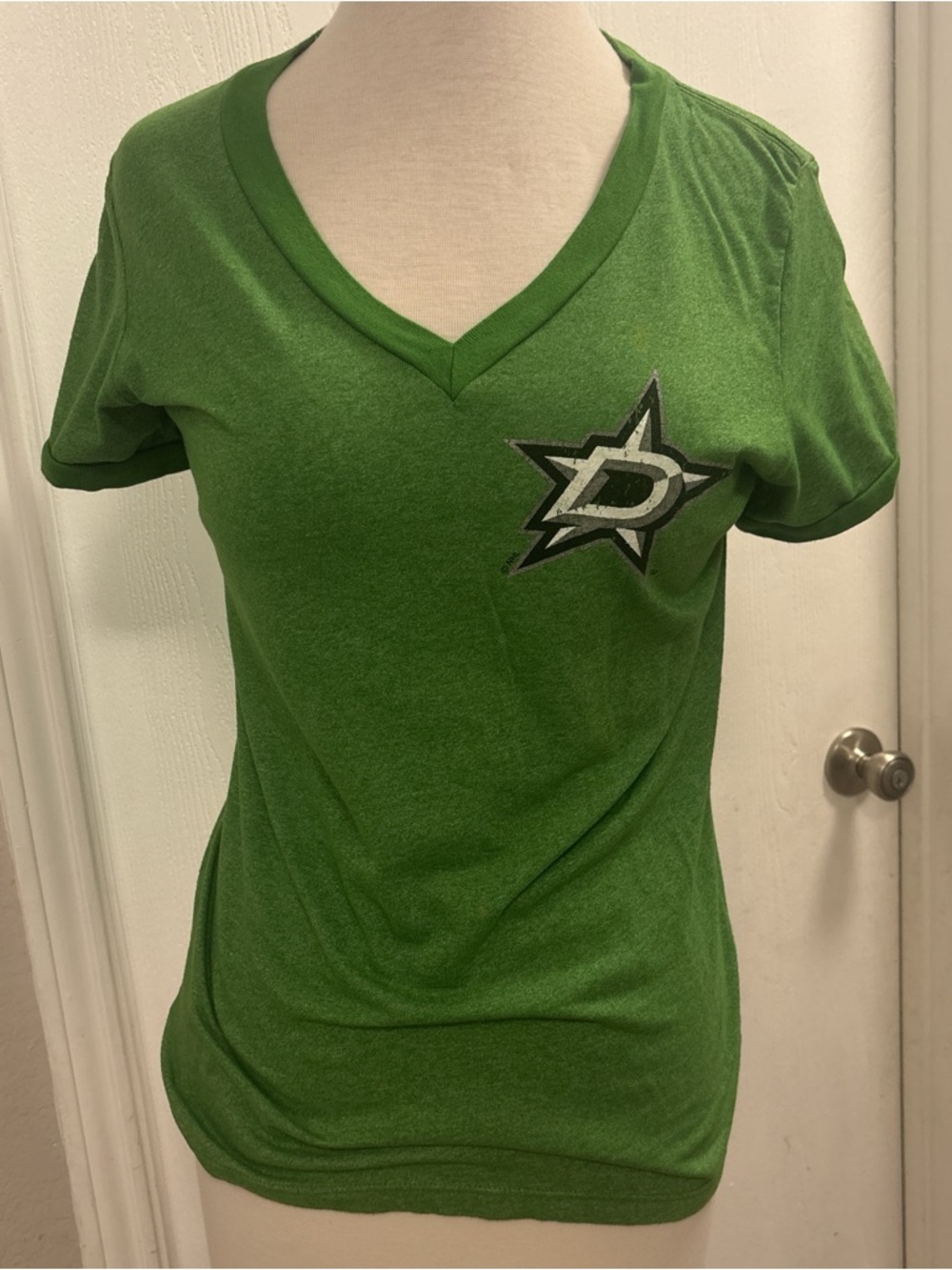 Majestic Dallas Stars Women's V-Neck Tee in Green with Team Star Logo